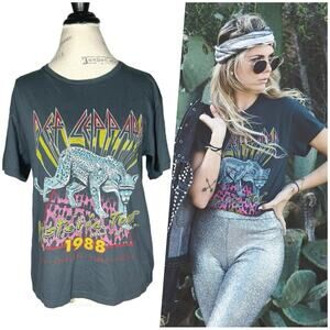 Daydreamer | Women | Def Leppard Japan 1988 Hysteria Tour Graphic Band Tee | XS